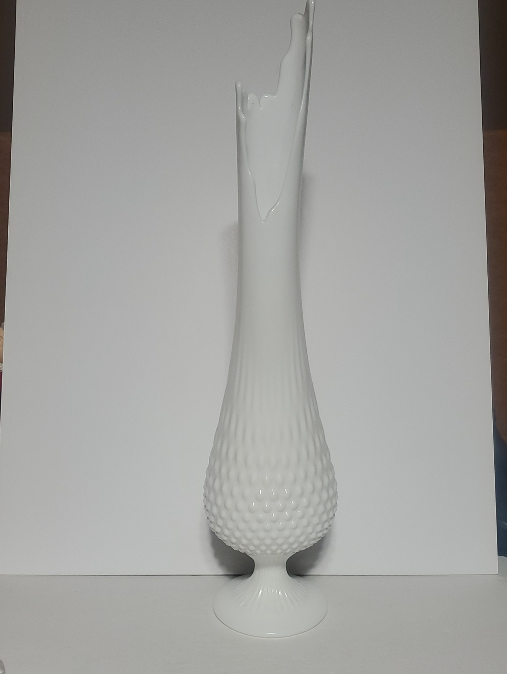 Vtg Fenton Hobnail Milk Glass Large Swung Vase